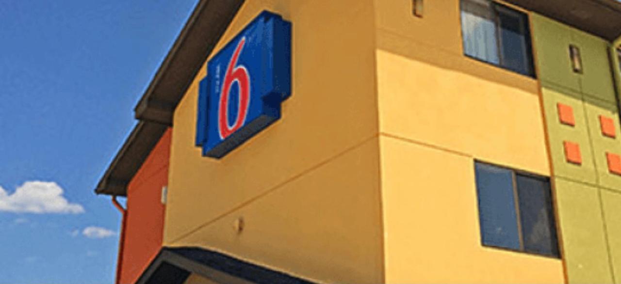 Motel 6 - Newest - Ultra Sparkling Approved - Chiropractor Approved Beds - New Elevator - Robotic Massages - New 2023 Amenities - New Rooms - New Flat Screen Tvs - All American Staff - Walk To Longhorn Steakhouse And Ruby Tuesday - Book Today And Sav Kingsland Eksteriør bilde